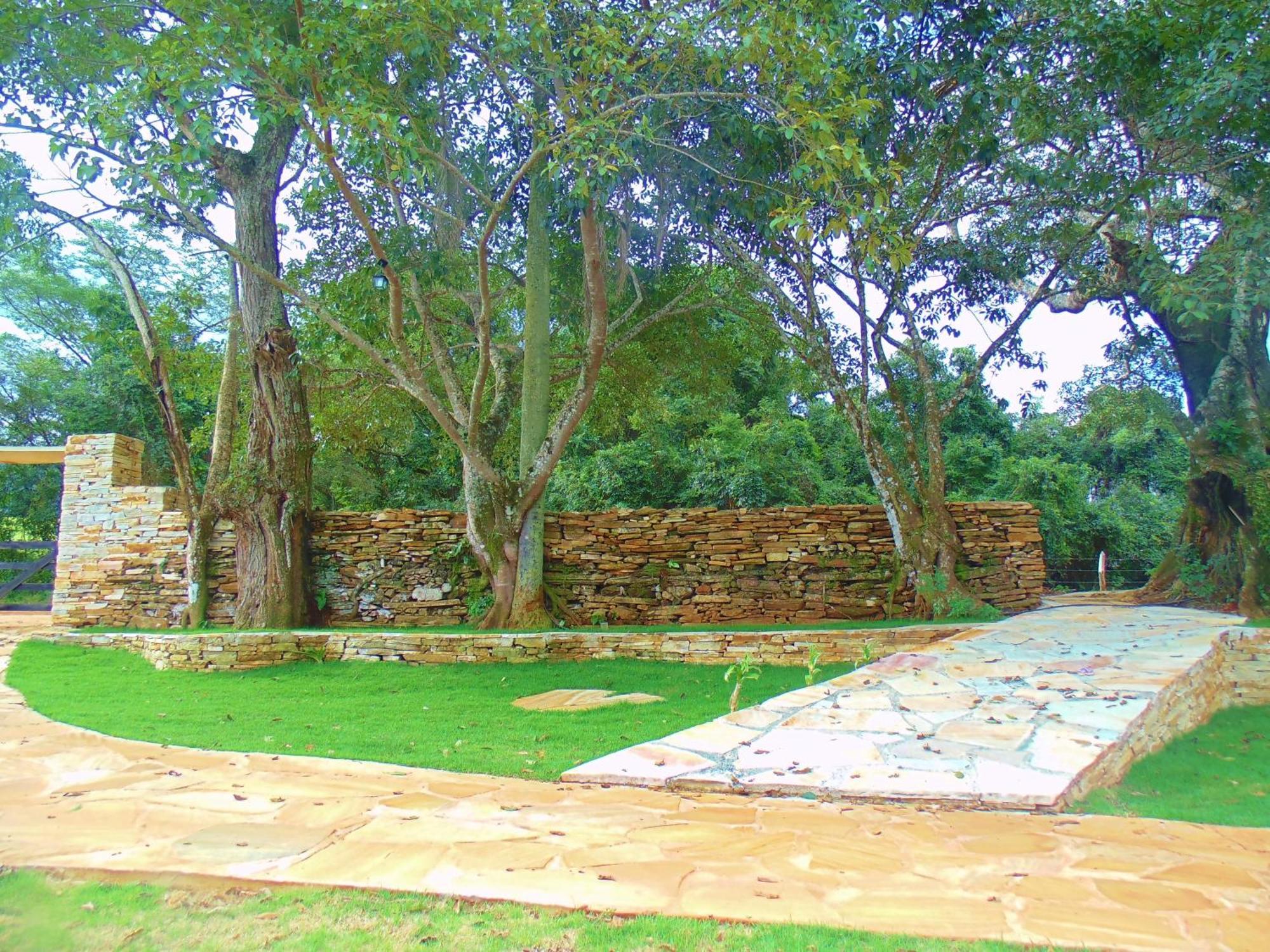 Pousada Muro De Pedra São Tomé das Letras Eksteriør billede